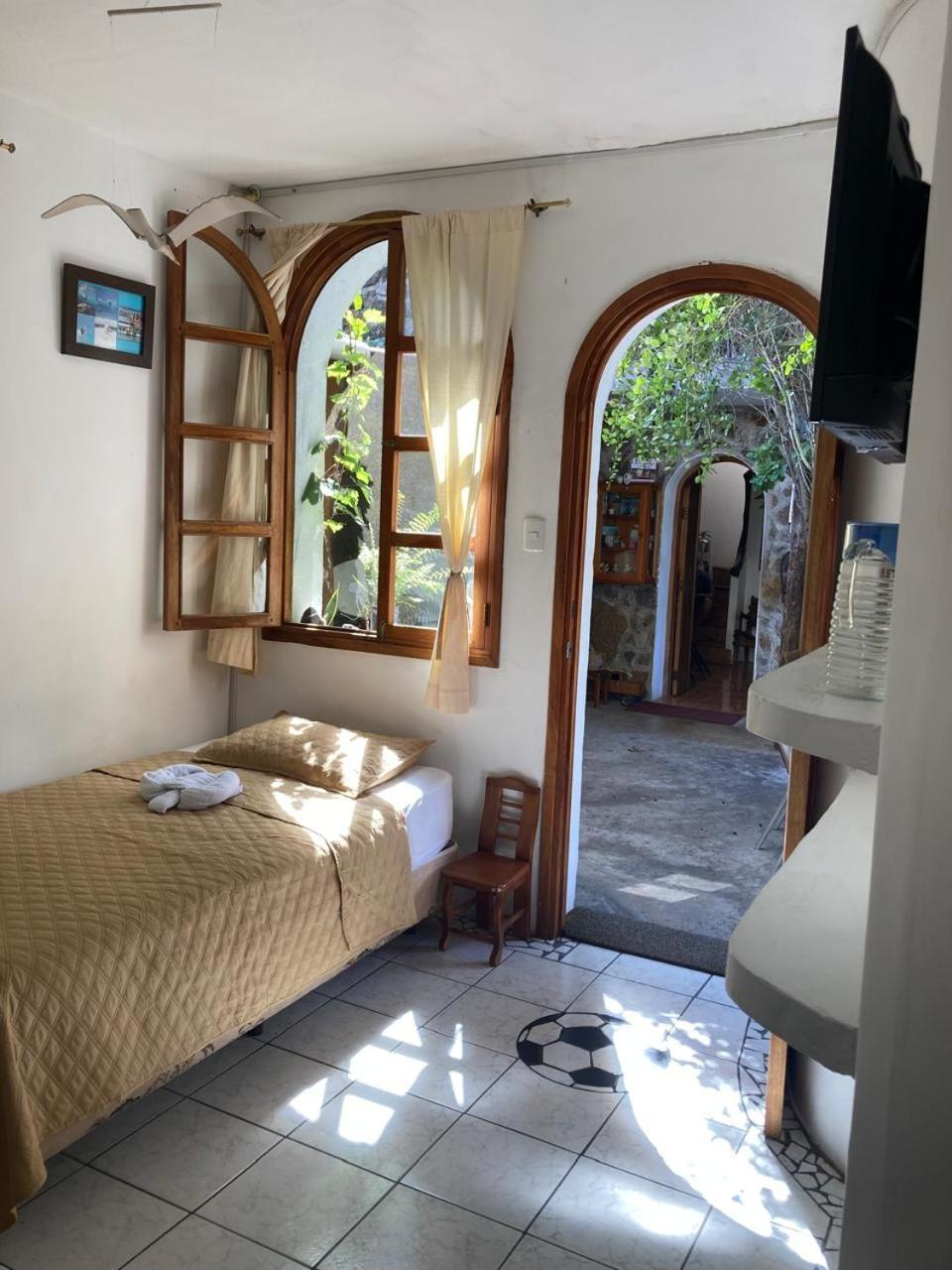 La Fortaleza De Haro Puerto Ayora  Bagian luar foto